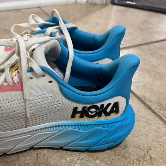 Hoka Arahi 7 Blue and White Sneakers - Picture 6 of 9